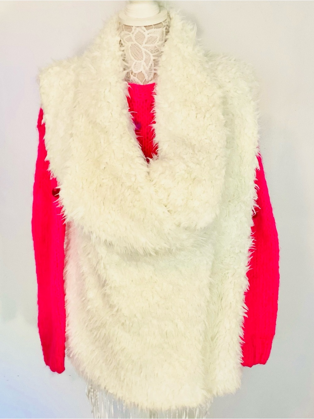White Faux Fur Vest Furry - Picture 3 of 6